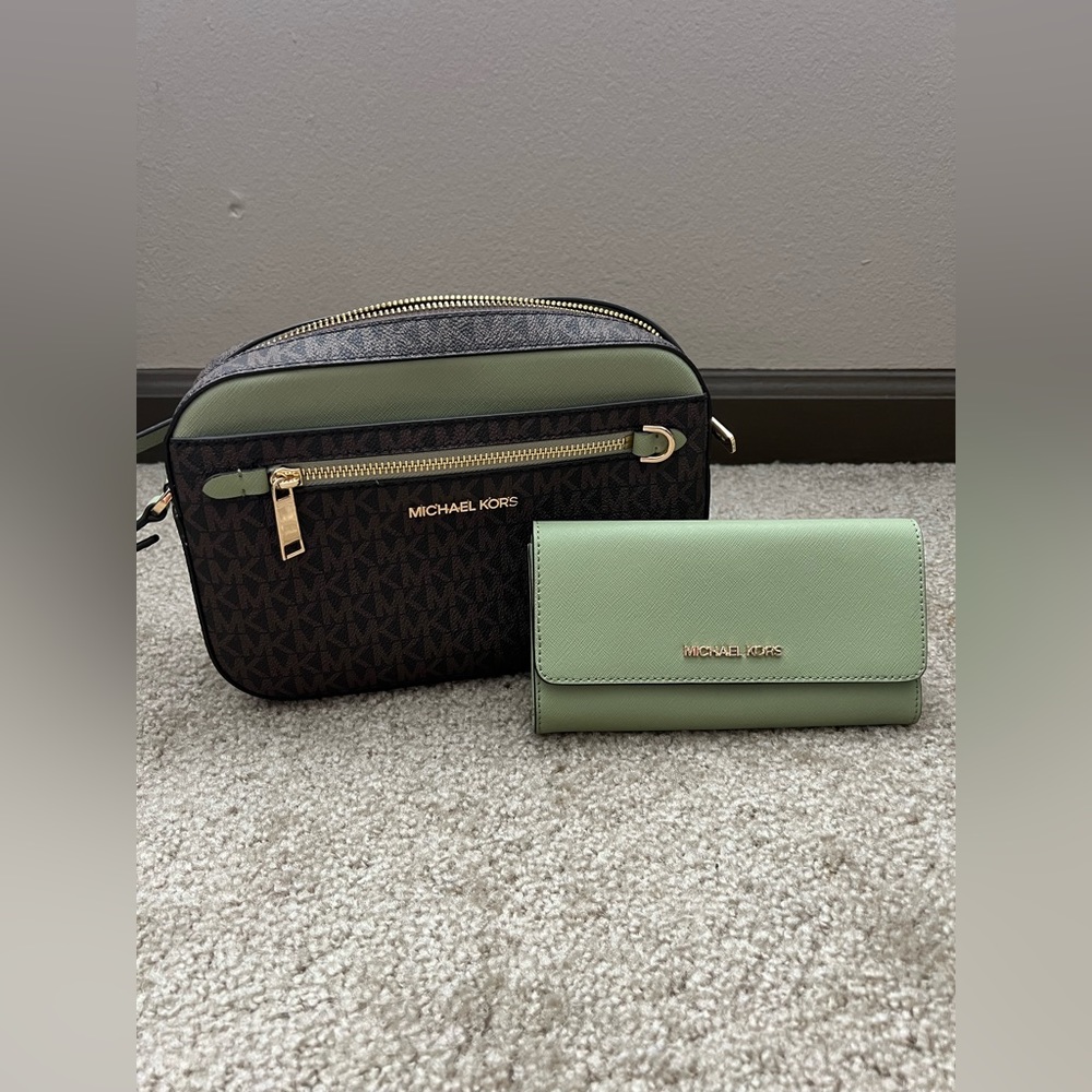 Michael Kors Crossbody Bag & Matching Wallet - Light Sage